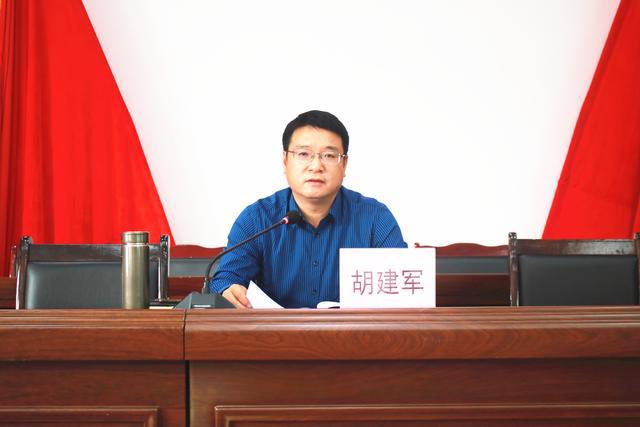 汪胡村委會(huì)領(lǐng)導(dǎo)團(tuán)隊(duì)全新亮相，未來工作展望揭秘