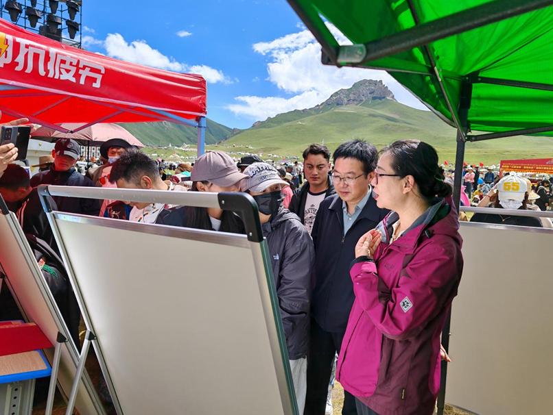 得榮縣人力資源和社會保障局最新動態(tài)報道