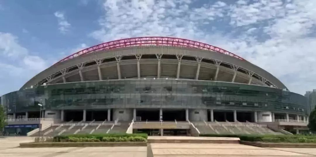 敦化市體育館領(lǐng)導(dǎo)團(tuán)隊(duì)，引領(lǐng)變革，塑造未來