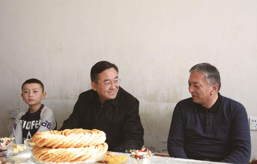 高昌鎮(zhèn)領(lǐng)導(dǎo)團(tuán)隊(duì)全新亮相，引領(lǐng)未來，鑄就輝煌成就